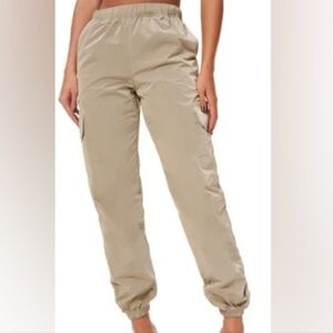 EUC Good American Size 1 Brindle Nylon Essential Cargo Pants!!